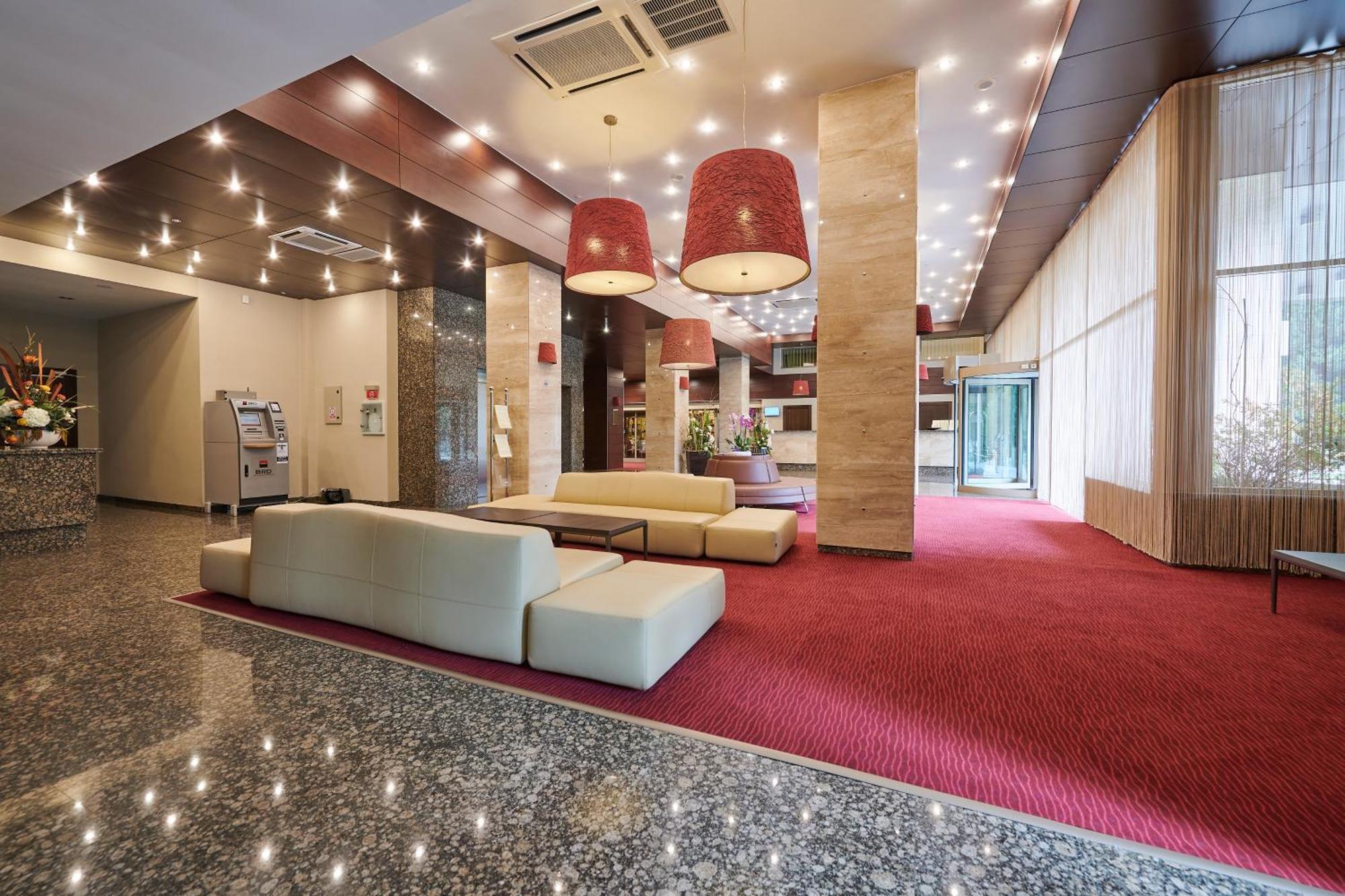 Hotel Clermont Ковасна Екстериор снимка