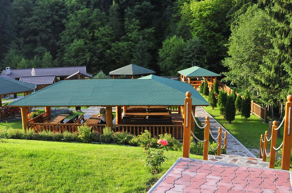 Hotel Clermont Ковасна Екстериор снимка