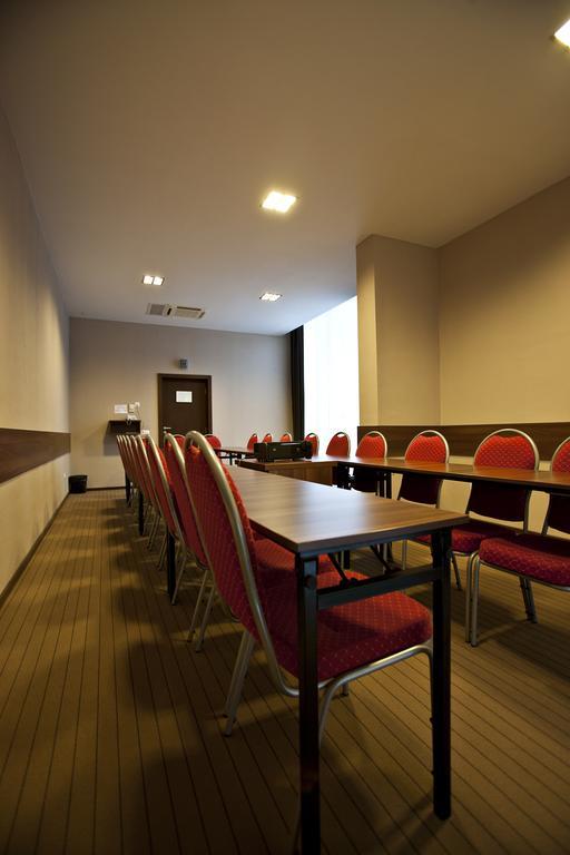 Hotel Clermont Ковасна Екстериор снимка