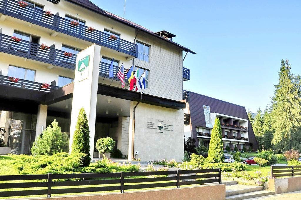 Hotel Clermont Ковасна Екстериор снимка