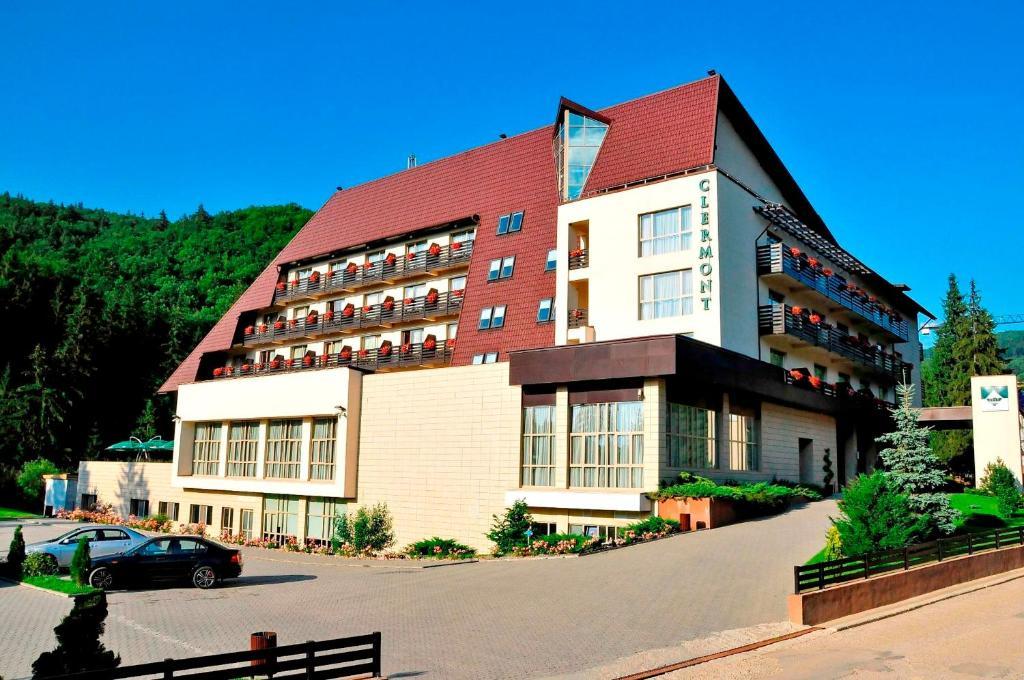 Hotel Clermont Ковасна Екстериор снимка