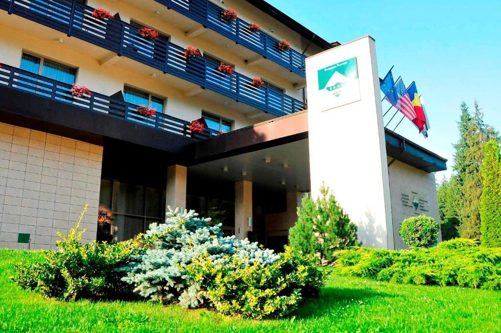 Hotel Clermont Ковасна Екстериор снимка