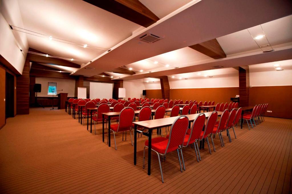 Hotel Clermont Ковасна Екстериор снимка
