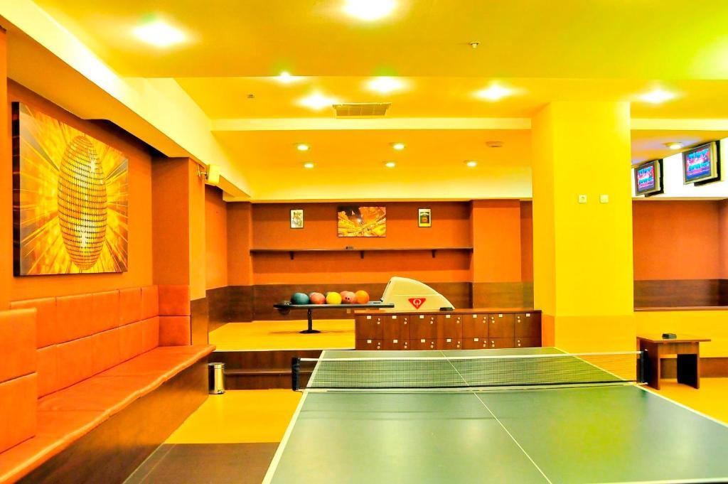 Hotel Clermont Ковасна Екстериор снимка